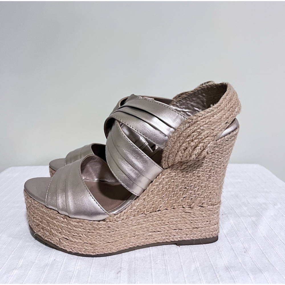 Mix no.6 champagne metallic wedged sandal.